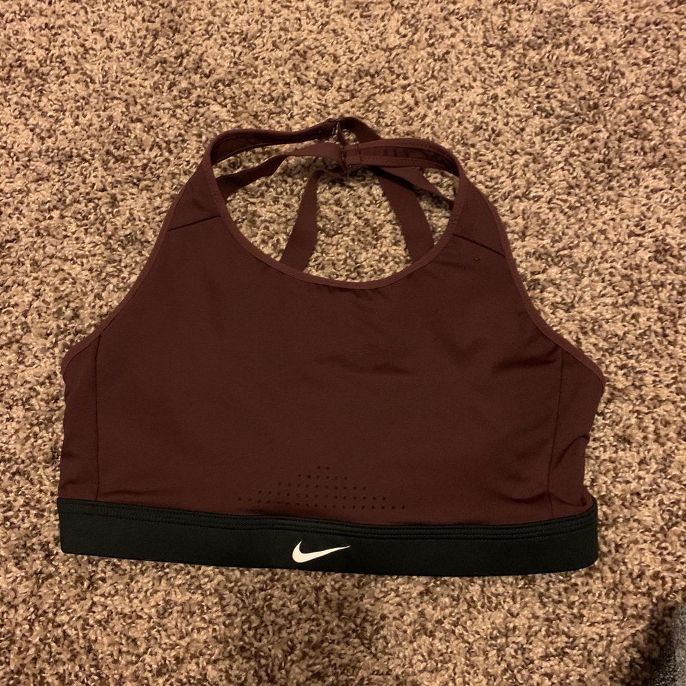High neck maroon sports bra